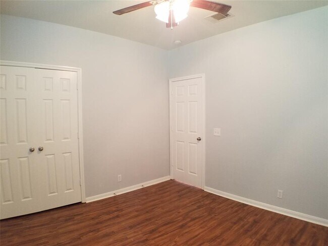 Building Photo - 2500 Allred Dr