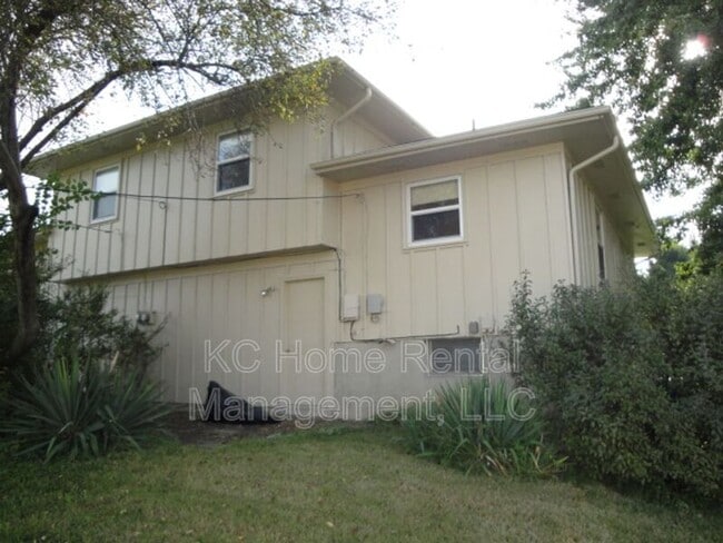 Building Photo - 7536 Hayes St