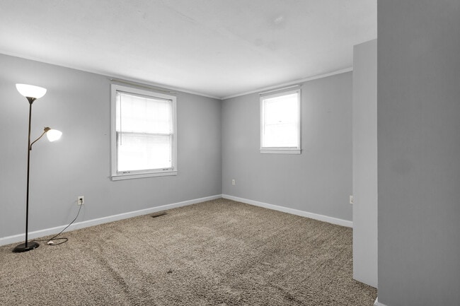 Building Photo - 338 River Walk Dr