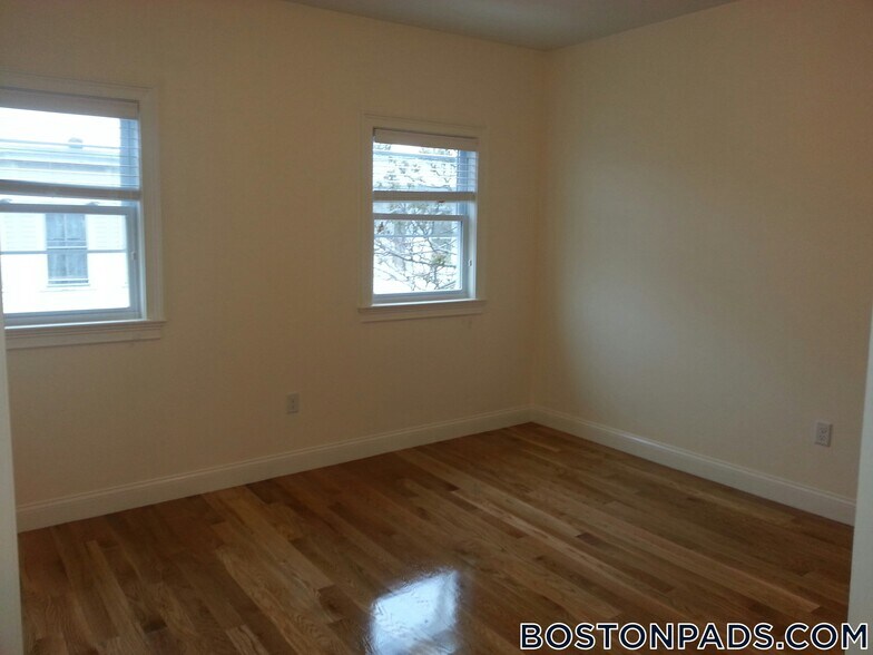 Building Photo - 23 Washburn St