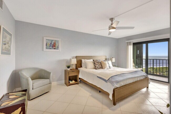 Building Photo - 801 S Ocean Dr