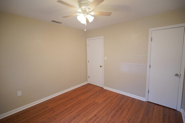 Building Photo - 2808 Southwood Dr