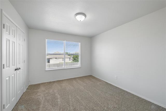 Building Photo - 318 Chisholm Trail