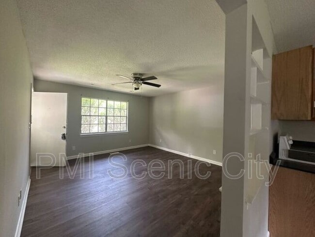 Building Photo - 1220 Gadd Rd