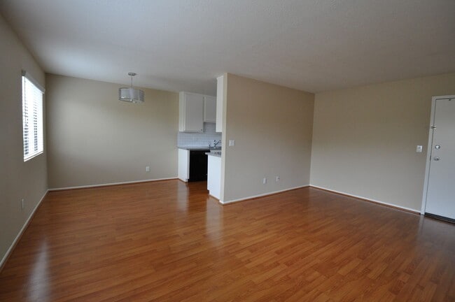 Building Photo - 14033 Bessemer St