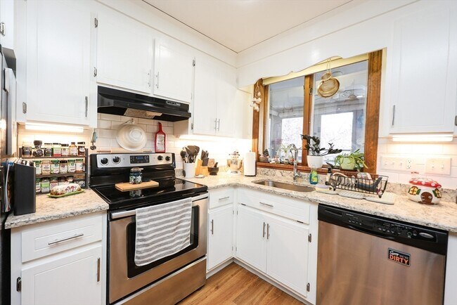 Building Photo - 19 Burton Terrace