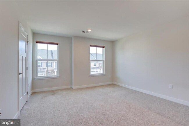 Building Photo - 1050 Moscariello Ln