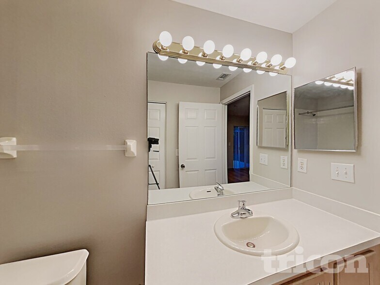 Building Photo - 12922 Brant Tree Dr