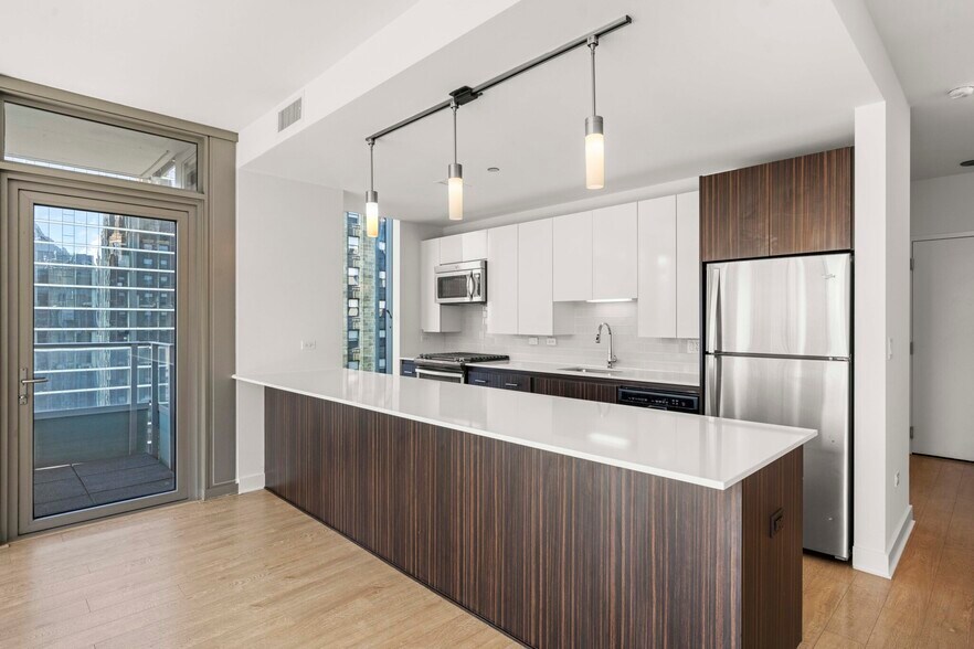 Building Photo - 221 N Garland Ct