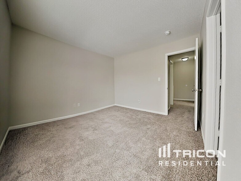 Building Photo - 4669 Driftwood Ln