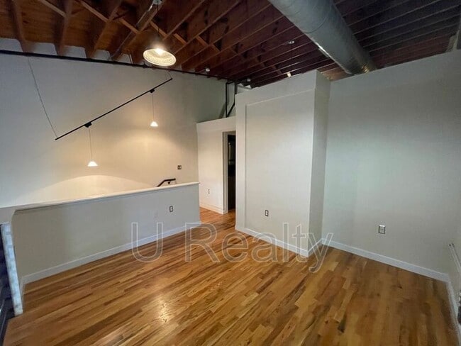 Building Photo - 800 Academy St