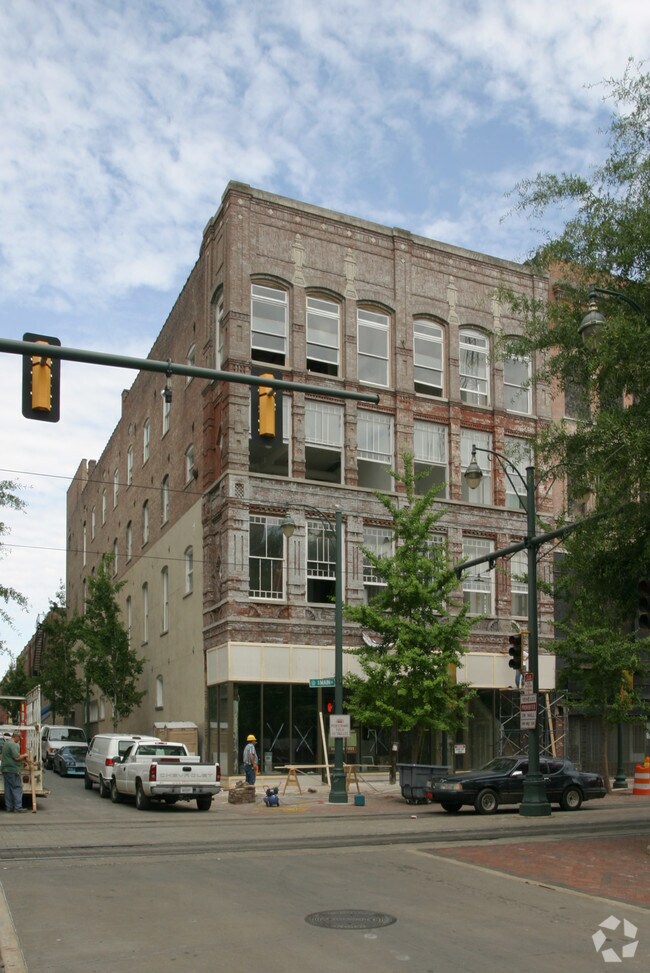 Building Photo - Cornerstone Flats