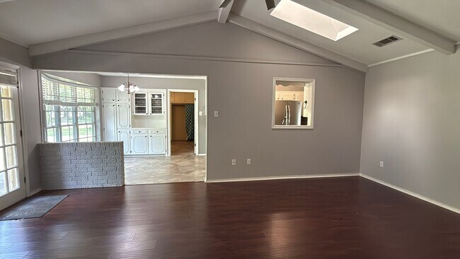 Building Photo - 1548 Ramberlyn Way