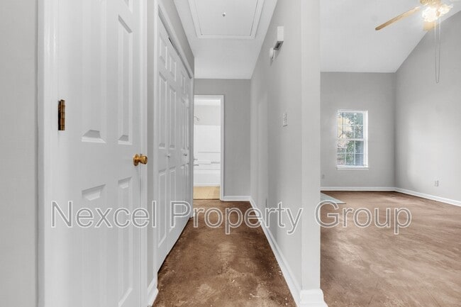 Building Photo - 2932 Churchwell Dr