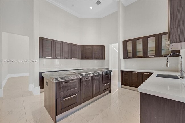 Building Photo - 8112 Los Pinos Cir