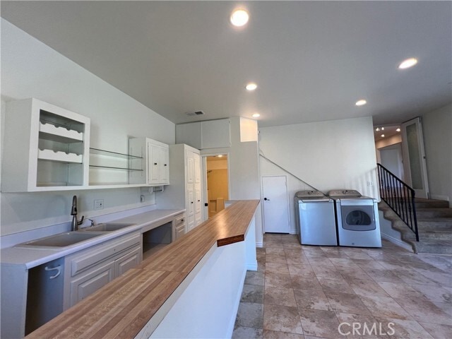 Building Photo - 8322 Regis Way