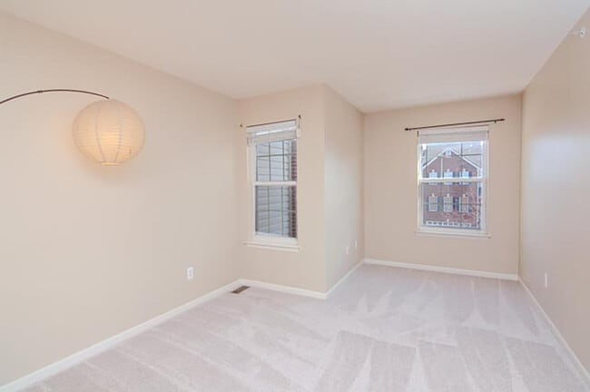 Building Photo - 448 Cherry Orchard Rd