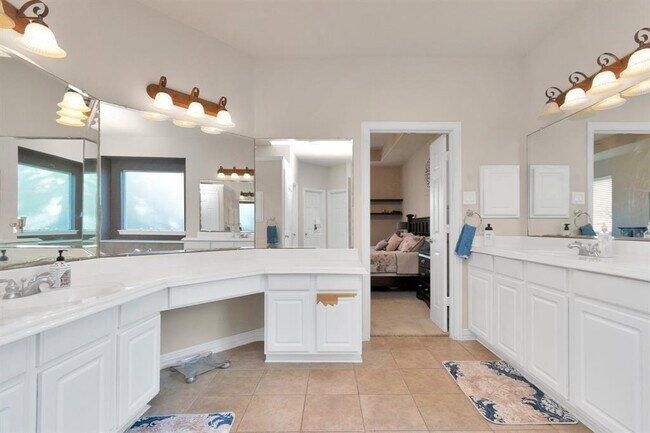 Building Photo - 26511 Cresent Cove Ln