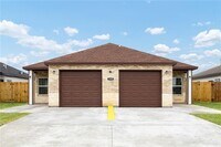 Building Photo - 2522 N Vly Cir