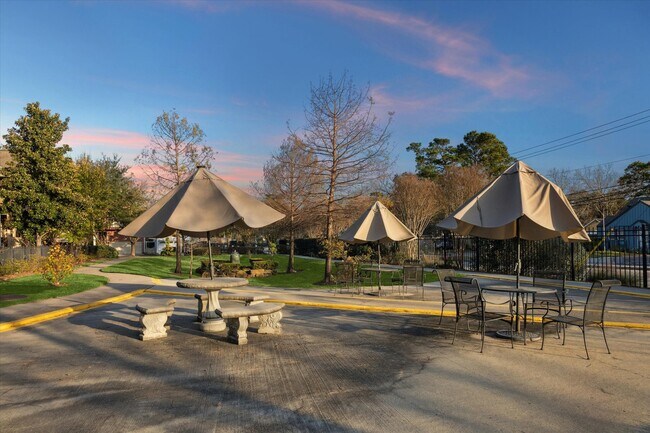 Building Photo - 3313 New Garden View Ln