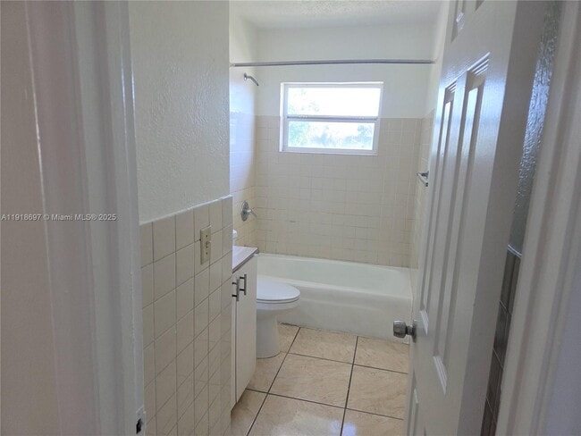 Building Photo - 5200 NW 18th Ct