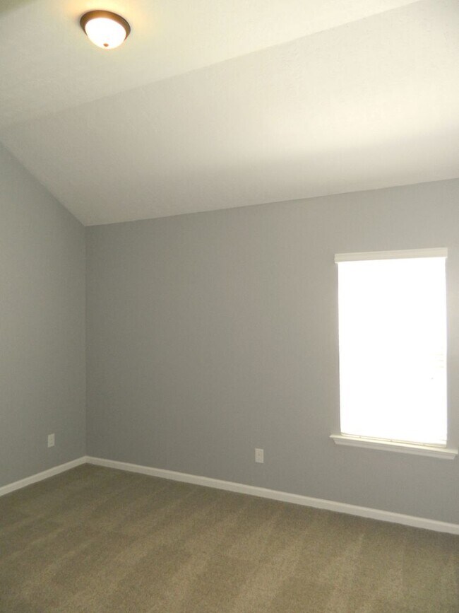Building Photo - 7018 Summerton Dr