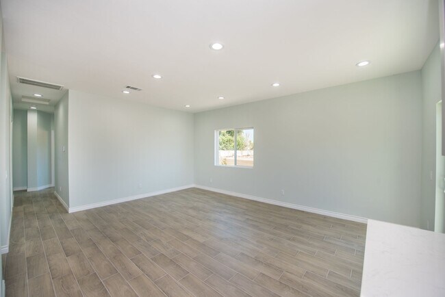 Building Photo - Brand New Home