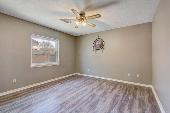 Building Photo - 6502 Inverness Way