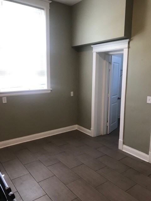 Building Photo - 2352 N Drake Ave