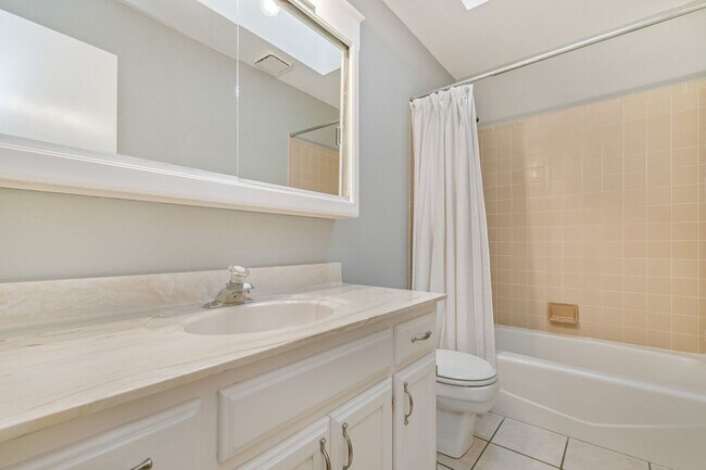 Building Photo - Gorgeous Home for Lease!