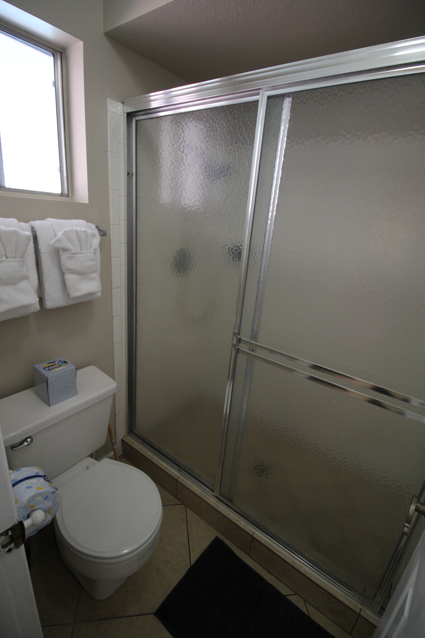 master bath - 3731 E Hampton Ave