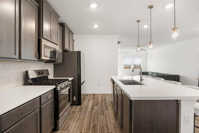 Building Photo - 13707 Manhattan Dr