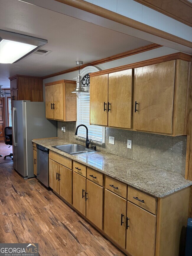 Building Photo - 105 Braemar Dr