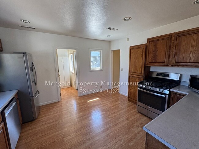 Building Photo - 4 Bedroom Ocean View Home with Private Balcony & Deck