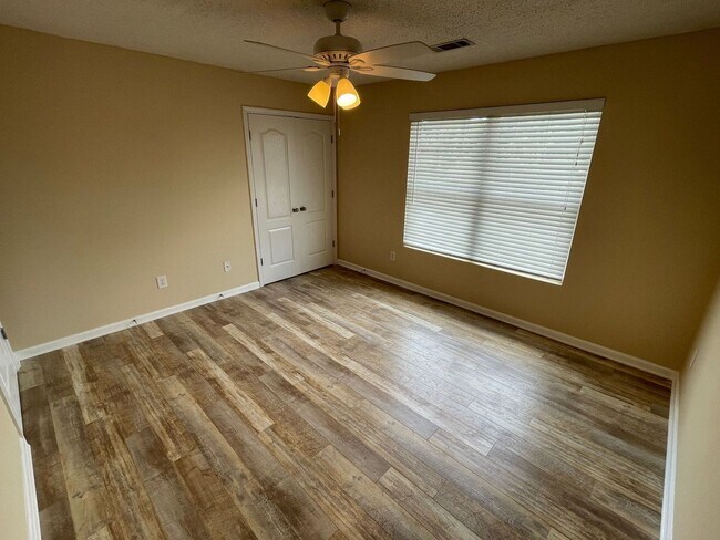 Building Photo - PRE-LEASING FOR AUGUST 2026!