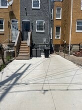 Building Photo - 2711 Ashland Ave