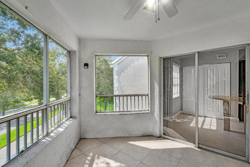Building Photo - 2810 N Oakland Forest Dr
