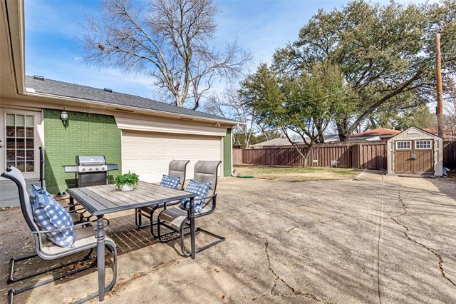 Building Photo - 2476 Pinebluff Dr