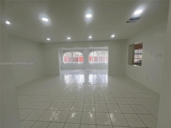 Building Photo - 11720 SW 103rd Ln