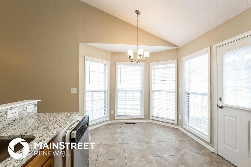 Building Photo - 17 Hickory St SW