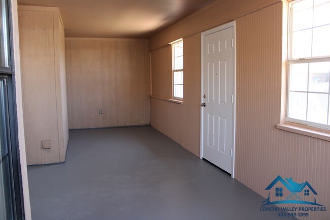 Building Photo - For Rent - 3 Bed/ 2 Bath in Capitol Heights