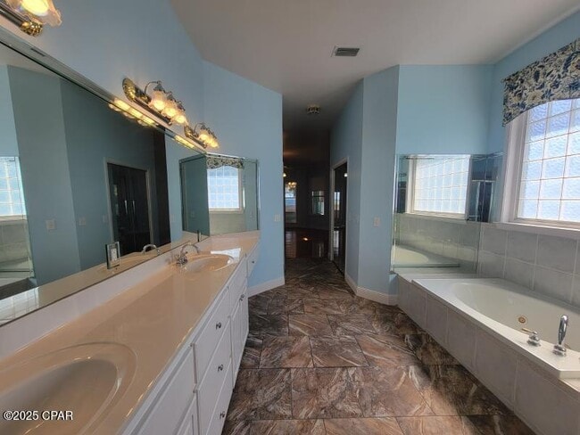 Building Photo - 7327 Rodgers Dr