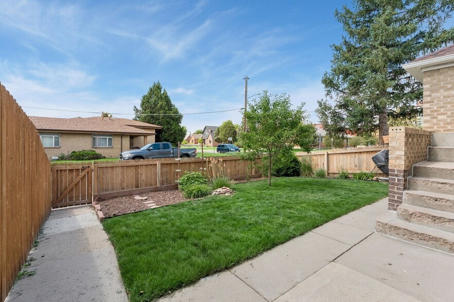 Building Photo - 1600 Winona Ct