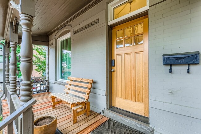 Building Photo - 536 E 2nd Ave