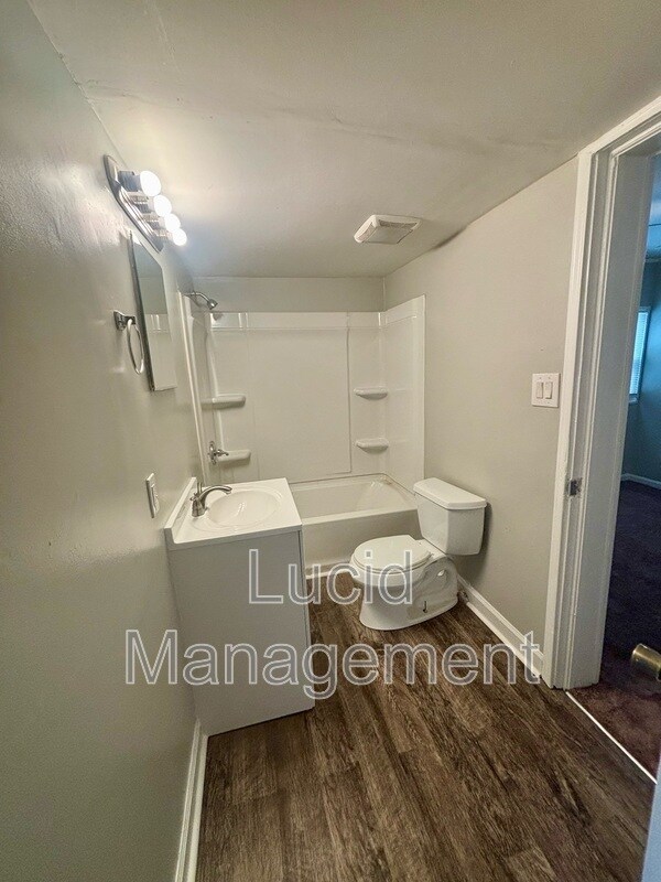 Building Photo - 4015 Parthenia Ave