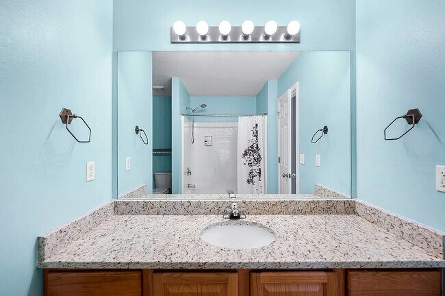 Building Photo - 211 Night Heron Dr