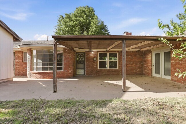 Building Photo - 2404 SW 79th St