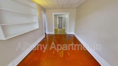 Building Photo - 566 Park Ave