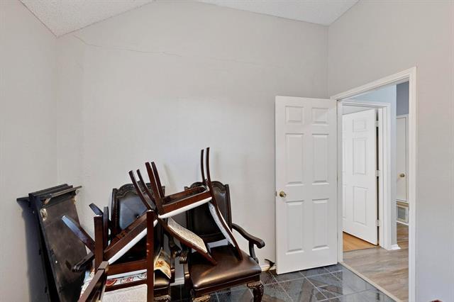 Building Photo - 821 Parkwest Blvd