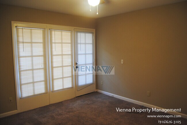 Building Photo - Fair Oaks Condo